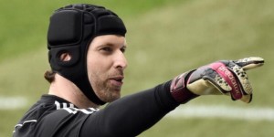 Coach Chelsea Umbar Alasan Cech Pilih Arsenal