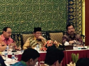 PJ.GUB KEPRI IR. AGUNG MULYANA RAPAT TERTUTUP DENGAN SKPD