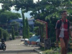 Pejalan Kaki Tak Terima Taman diatas Trotoar