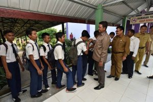 Bupati Bintan tinjau pelaksanaan UNBK