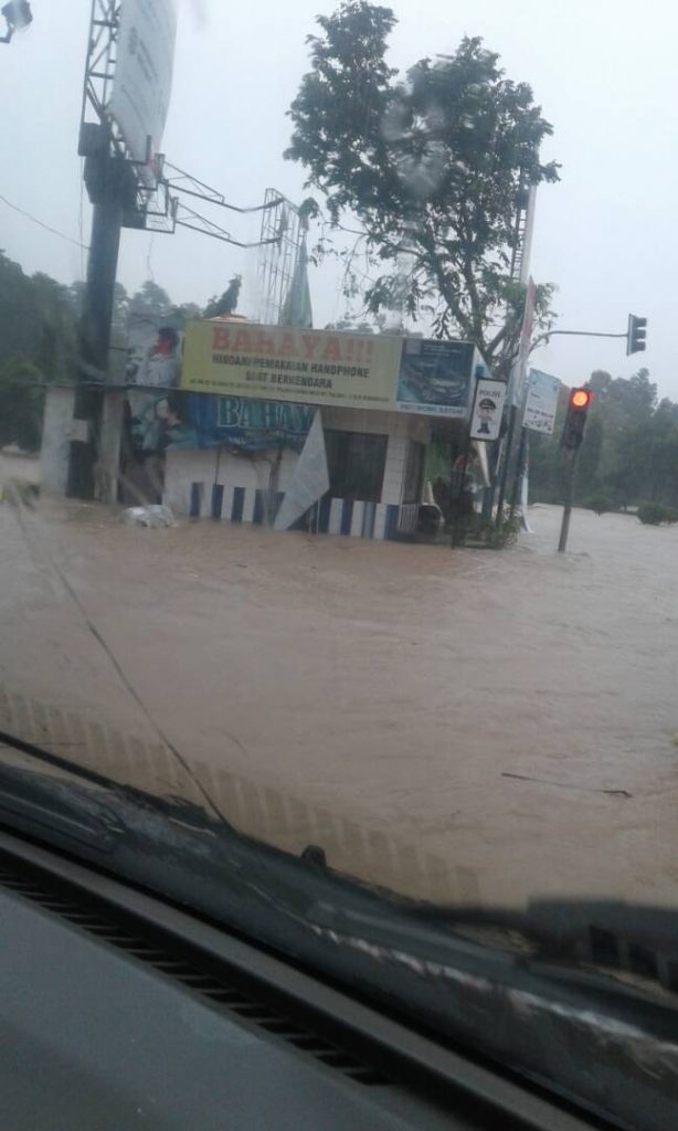 Banjir Landa Perumahan Elit Batam