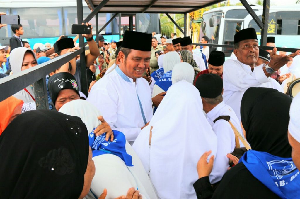 Bupati dan Wakil Bupati Bintan sambut gembira kedatangan Jamaah Haji