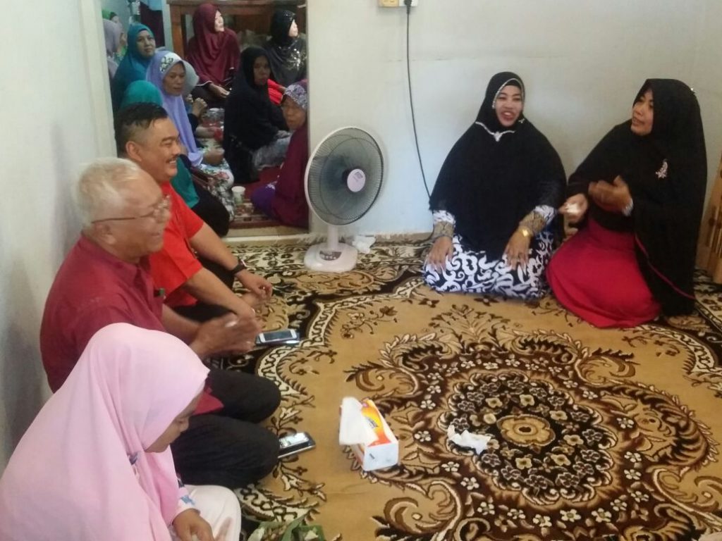 Bercengkrama bersama ibu-ibu Wirid Bengkong Indah, Widiastadi: Silaturahmi spiritual juga penting