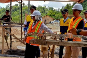 Wakil Bupati Natuna tinjau pembangunan Irigasi Desa Tapau