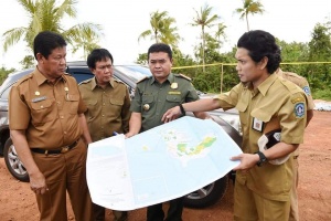 Wagub Tinjau Makam Tua di Lokasi Tambang Bauksit