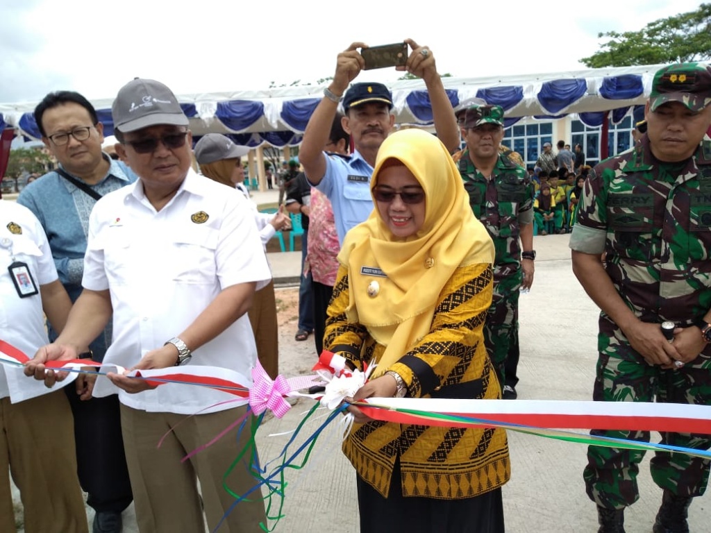 Wabup Natuna Resmikan Playground Pantai Kencana Ranai