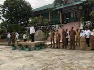 Gubernur dan Kadisdik Kepri tinjau UNBK di SMAN 4 Karimun