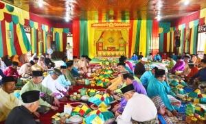 Gelar Haul Jamak, Datok Ishak Ungkap Tepuk Tepung Tawar Warisan Diakui