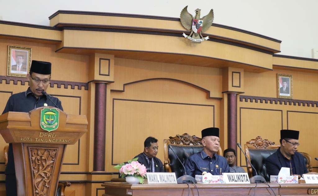 DPRD GELAR PARIPURNA PENYAMPAIAN SK REKOMENDASI TERHADAP LKPJ WALIKOTA TANJUNGPINANG TAHUN 2018