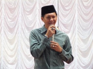 Hadiri Undangan Pernikahan Warga, Anggota DPRD Sampaikan Ucapan Selamat