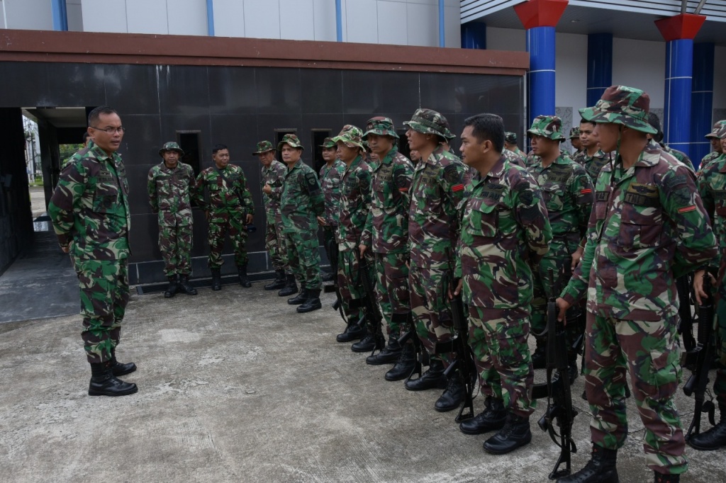 Bakar Kalori Pasca Lebaran, Prajurit Lanud RHF Gelar Cross Country