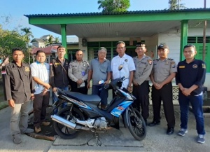 Penerima Sepeda Motor, adalah Pria Tua Pejalan Kaki 8 Kilometer