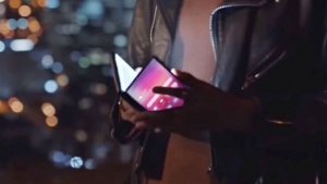 Samsung Sedang Garap Smartphone Lipat Kedua Mirip Mate X