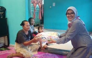 Hi-Melaya Lingga Bantu Ibu dan Balita Tertahan di Klinik 10 Hari
