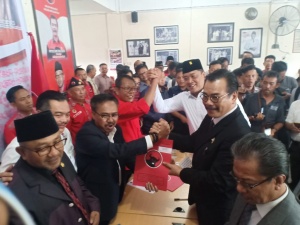 Akhirnya, Salah Satu Tokoh Senior Kepri Resmi Mendaftar Cagub