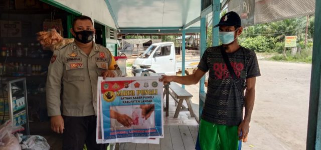Bhabinkamtibmas Tidak Bosan Bosan Ingatkan Warganya Jangan Melakukan Korupsi Dan Pungli