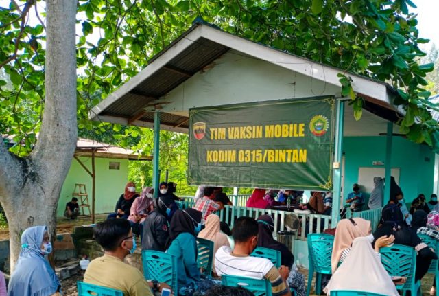 Warga Antuasias Dengan Vaksinasi Yang diadakan Koramil 02 Bintan