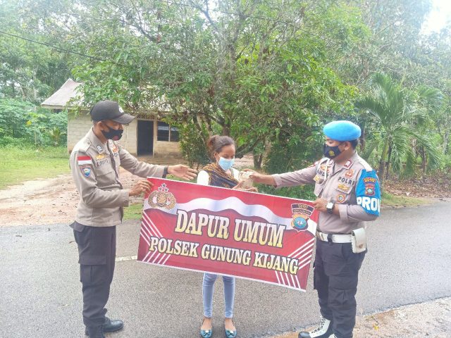 Polsek Gunung Kijang Buka Dapur Umum