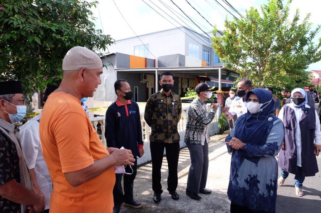 Rumah Ludes Terbakar, Walikota serahkan Bantuan