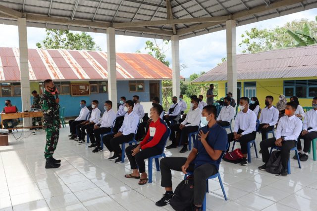 Salah Satu Sasaran Non Fisik, Satgas TMMD Berikan Sosialisasi Rekrutmen TNI AD