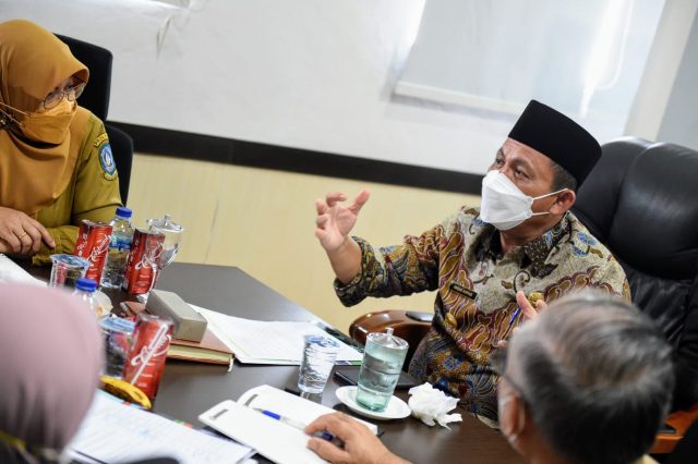Kunjungi Kantor Diknas dan DPKP, Gubernur Ingatkan Prioritas Penggunaan Anggaran