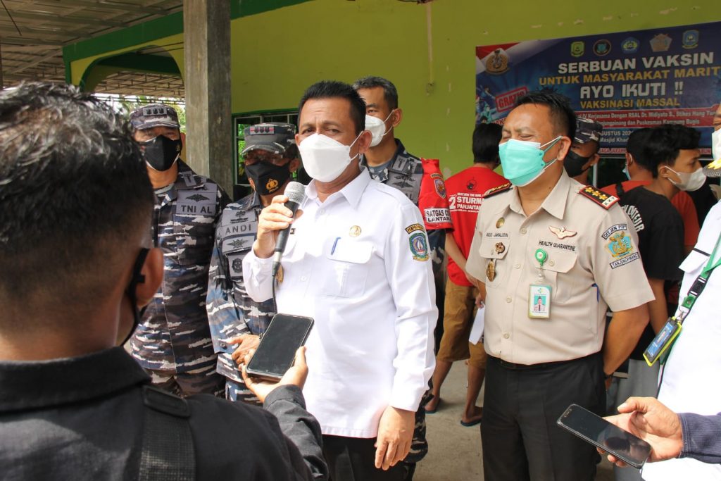 Gubernur Ansar Tinjau Vaksinasi Lantamal IV Tanjungpinang