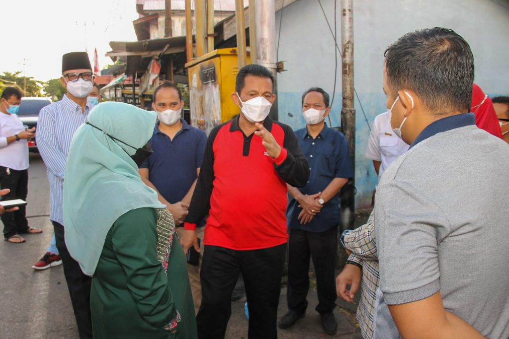 Blusukan Saat Libur, Gubernur Pastikan Bantuan Tepat Sasaran