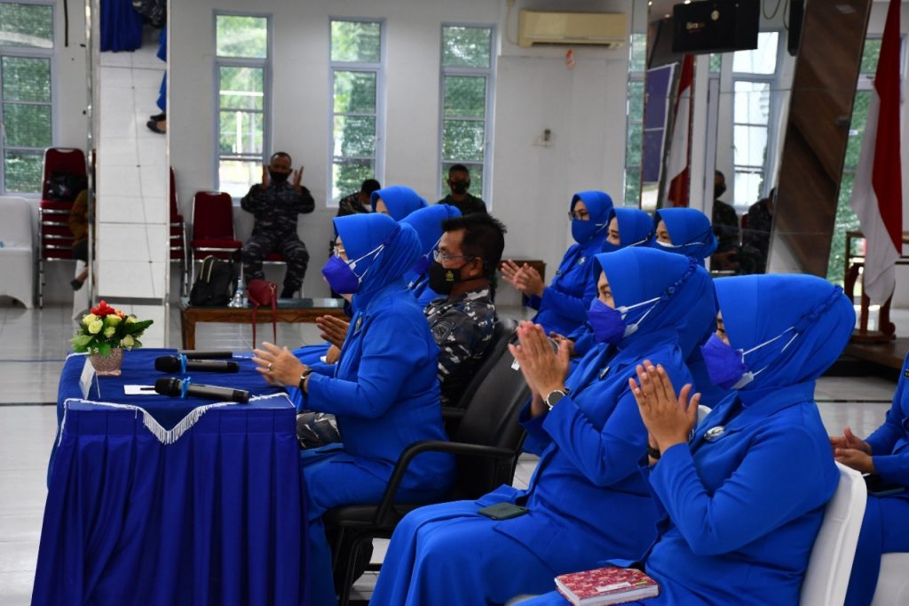 Perayaan HUT Jalasenastri di Lantamal IV