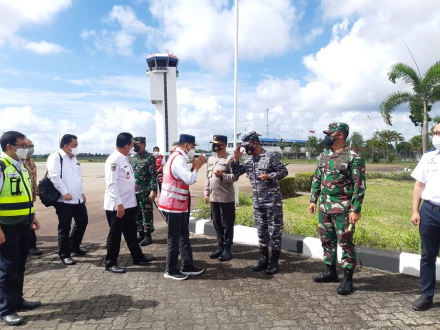Gubernur Kepri Bersama Danlantamal IV Sambut Kedatangan Menhub