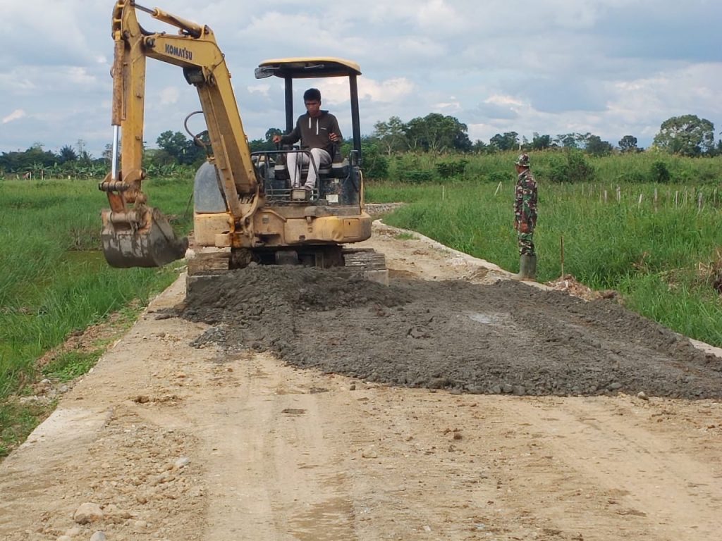 Alat Berat Bantu Maksimalkan Pengerjaan Perbaikan Mutu Jalan