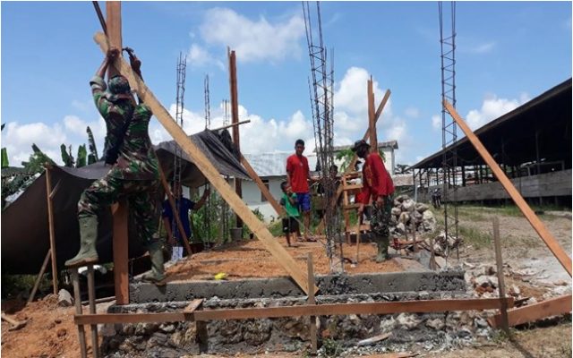 Pembangunan MCK Masuk Tahap Pendirian Tiang