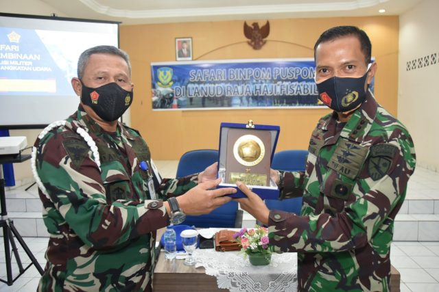 Lanud Raja Haji Fisabilillah Ikuti Ceramah Safari Binpomau