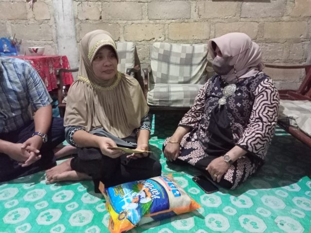 Bersama Baznas Rahma Kembali Serahkan Bantuan