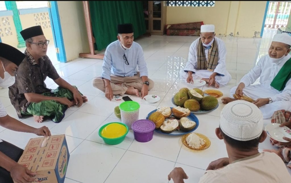 Bupati Natuna Bersyukur Petani Desa Sebadai Ulu Panen Durian