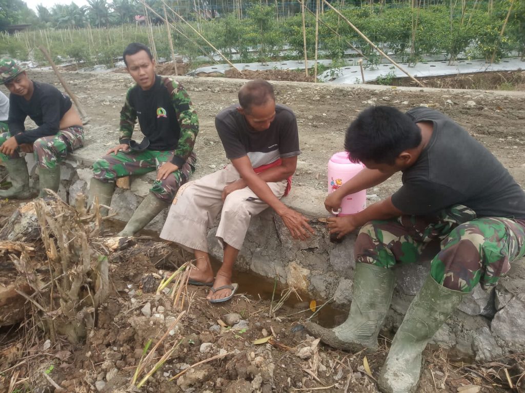 Hangatkan Suasana dengan Segelas Kopi
