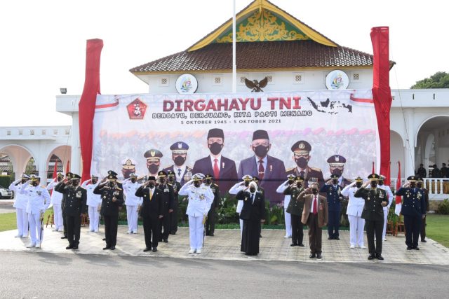Danrem 033/WP dan Gubernur Kepri Hadiri Upacara Peringatan HUT ke-76 TNI Secara Virtual