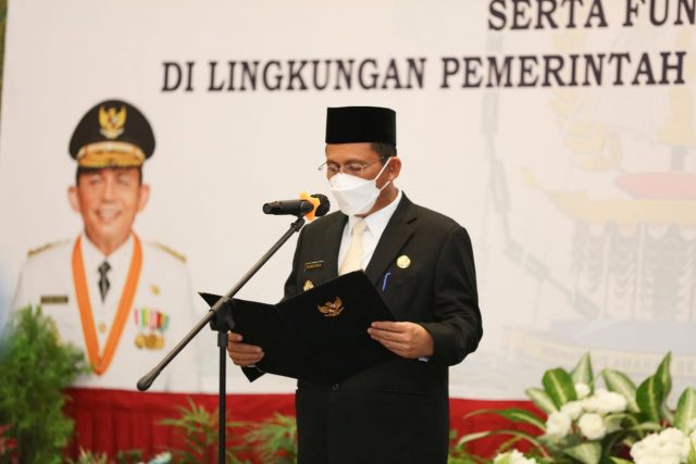 Gubernur Lantik Pejabat Eselon III, IV dan JFT Dilingkup Pemprov Kepri