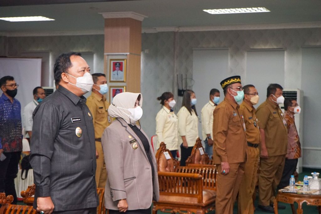 Walikota Rahma Serahkan Bantuan Buat LSM dan Ormas Se – Kota Tanjungpinang