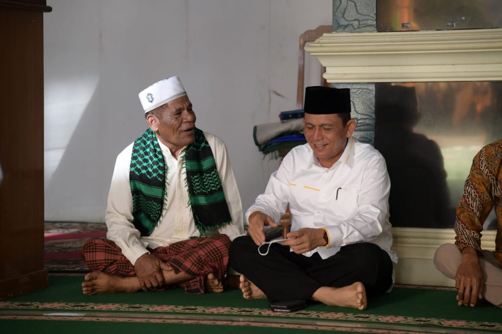 Gubernur Ansar Terima 10.000 Al Quran