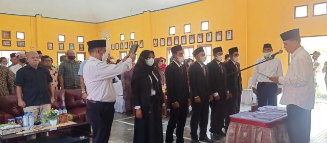 Lantik BPD Limau Manis, Bupati Natuna Ingatkan Jangan Sampai Terjerat Masalah Hukum