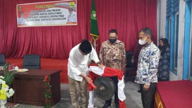 Bupati Natuna Resmikan Jalan dan Gedung di Kecamatan Bunguran Barat