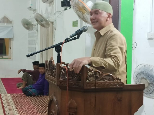 Wabup Natuna Isi Tausiah Keagamaan di Masjid Baiturrahman Midai