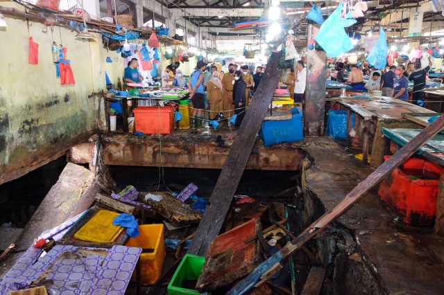 Walikota Rahma Tinjau Pelantar Roboh di Pasar KUD
