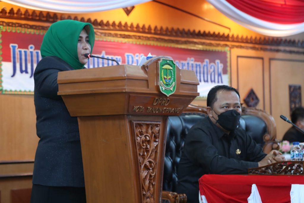 Walikota Rahma Sampaikan LKPj Realisasi APBD 2021