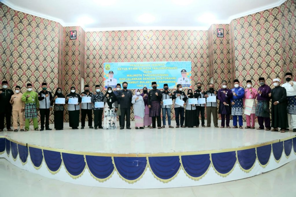 Walikota Rahma Serahkan Insentif RT/RW dan disejalankan Silaturahmi Sambut Ramadhan