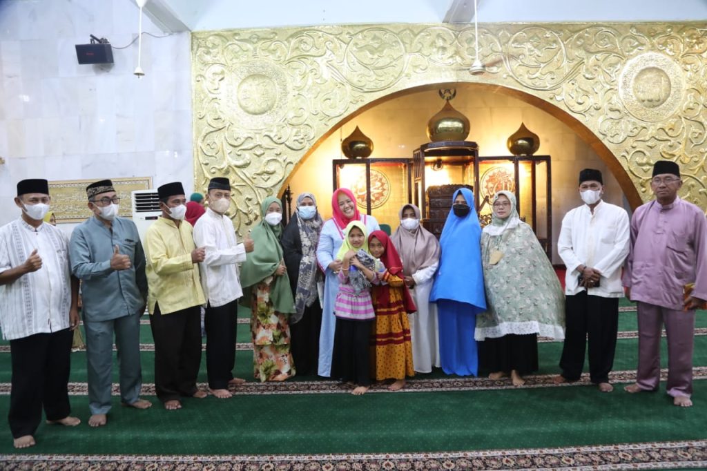 Rahma dan Marlin Bersyukur Bisa Nikmati Safari Ramadhan Tahun Ini di Masjid Agung Al Hikmah