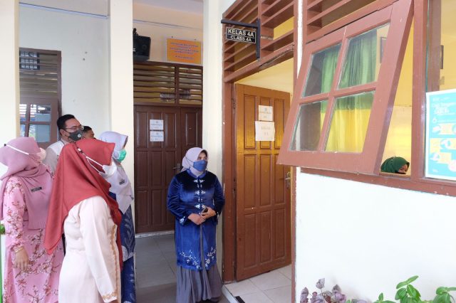 Tinjau Ujian Sekolah, Rahma: Anak-anak Ibu, Meski Puasa Tetap Semangat Ya