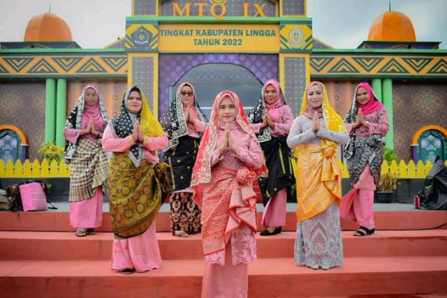 Tudung Manto, Momen Cantik yang Menginspirasi