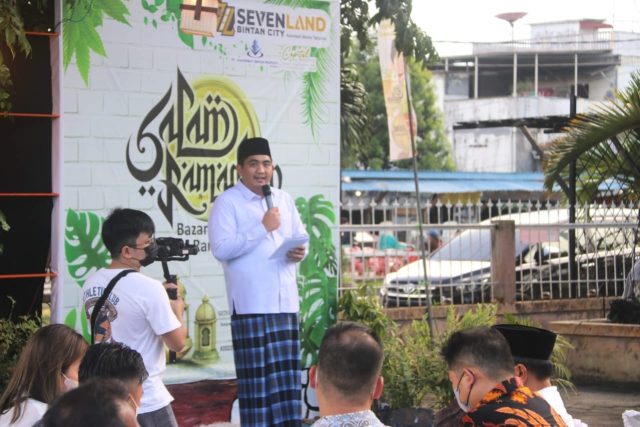 Tandatangani Prasasti, Roby Apresiasi Bazar Ramadhan Tanjung Uban