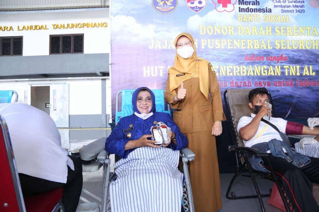 Di Hanggar Lanudal, Rahma Ikut Donor Darah Buat Kehidupan Sesama